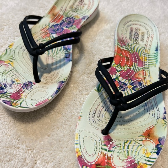 Crocs flip flops - Picture 3 of 4